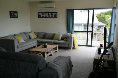 Photo of property in 14 Longview Rise, Massey, Auckland, 0614