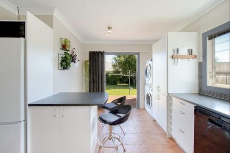 Photo of property in 58 Meeanee Road, Taradale, Napier, 4112