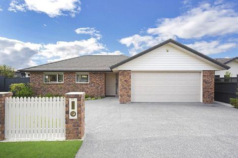 Photo of property in 11 Murray Becroft Avenue, Henderson Valley, Auckland, 0612