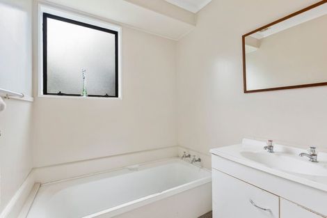 Photo of property in 2/26 Karepo Crescent, Ranui, Auckland, 0612