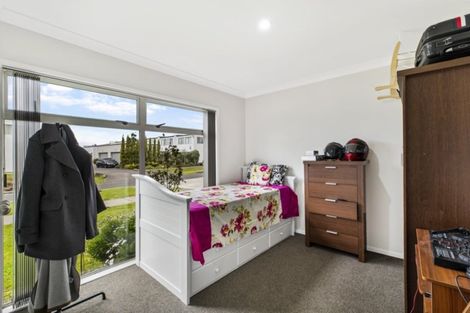 Photo of property in 92 Popokatea Drive, Takanini, 2112
