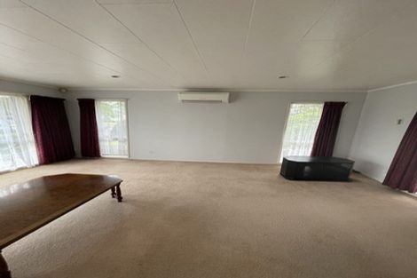 Photo of property in 14 Westhaven Grove, Takaro, Palmerston North, 4412