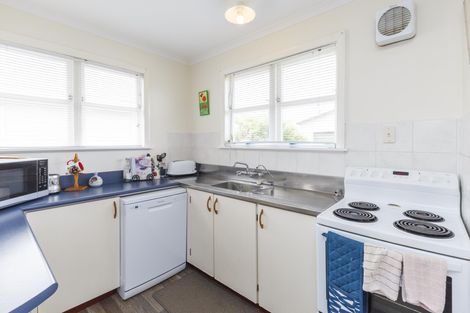 Photo of property in 17 Kaituna Street, Milson, Palmerston North, 4414