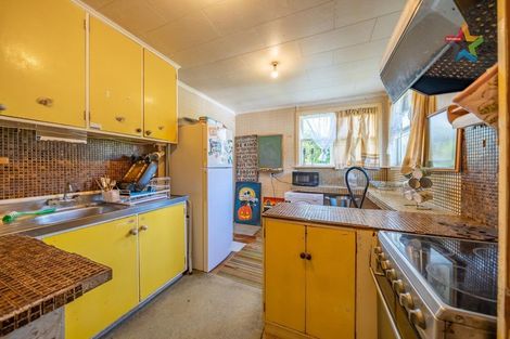 Photo of property in 29 Bird Grove, Stokes Valley, Lower Hutt, 5019