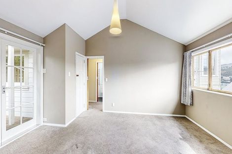 Photo of property in 19 Scarborough Terrace, Mount Victoria, Wellington, 6011