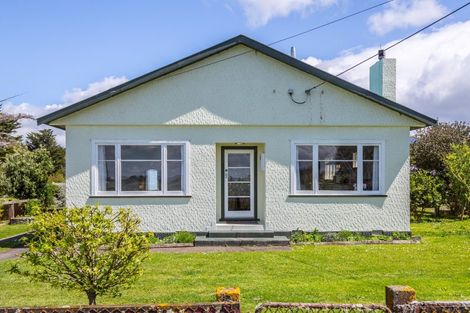 Photo of property in 6 South Featherston Road, South Featherston, Featherston, 5771