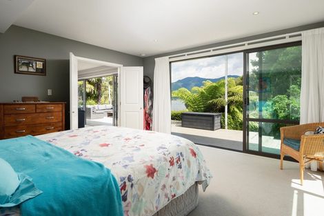 Photo of property in 135 Queen Charlotte Drive, Havelock, Picton, 7281