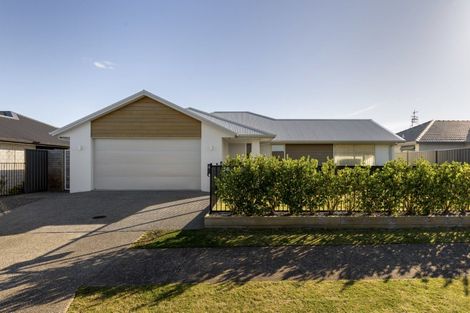 Photo of property in 4 Raynor Crescent, Pyes Pa, Tauranga, 3112