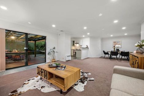 Photo of property in 1/13 Thornton Road, Milford, Auckland, 0620