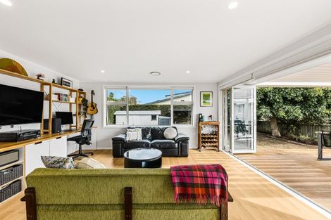 Photo of property in 6 Esmeralda Avenue, Avondale, Auckland, 1026