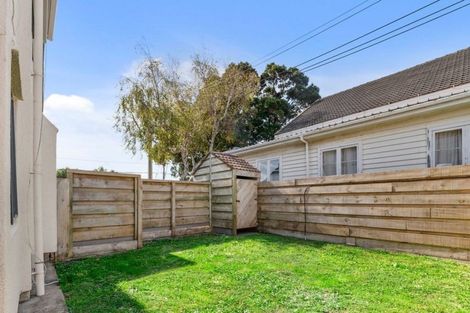 Photo of property in 2/74 Waiwhetu Road, Waiwhetu, Lower Hutt, 5010