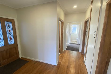 Photo of property in 5 Lonsdale Crescent, Rongotai, Wellington, 6022