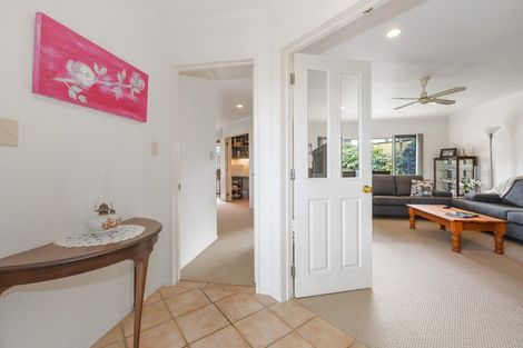 Photo of property in 10 Guernsey Place, Grandview Heights, Hamilton, 3200