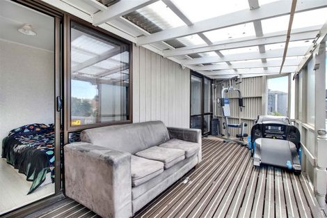 Photo of property in 7 Kaweka Street, New Lynn, Auckland, 0600