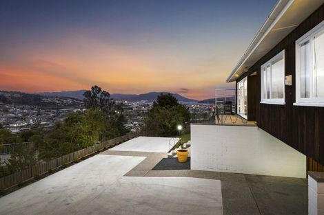 Photo of property in 77 Easther Crescent, Kew, Dunedin, 9012