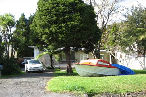 Photo of property in 7 Rauhuia Crescent, Parau, Auckland, 0604