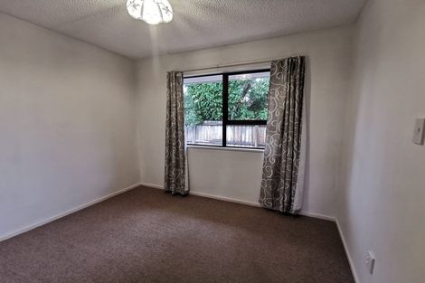 Photo of property in 2/479 Wairakei Road, Burnside, Christchurch, 8053