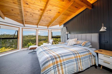 Photo of property in 77 Te Wahapu Road, Russell, 0272