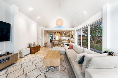 Photo of property in 17 Vincent Road, Northcote Point, Auckland, 0627