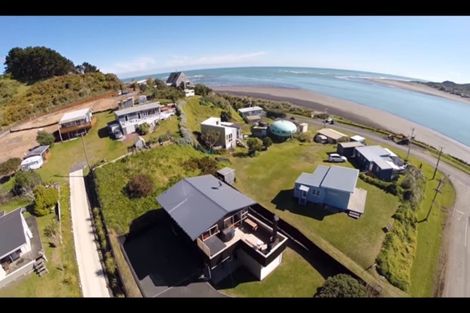Photo of property in 8 Wainamu Road, Raglan, 3297