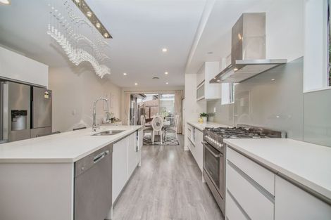 Photo of property in 11 San Casello Rise, Henderson, Auckland, 0612