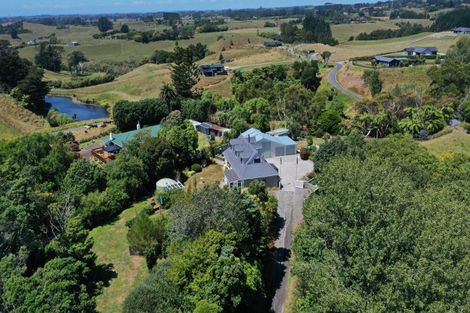 Photo of property in 529 South Road, Omata, New Plymouth, 4374