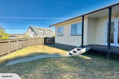 Photo of property in 1 Kerr Grove, Johnsonville, Wellington, 6037