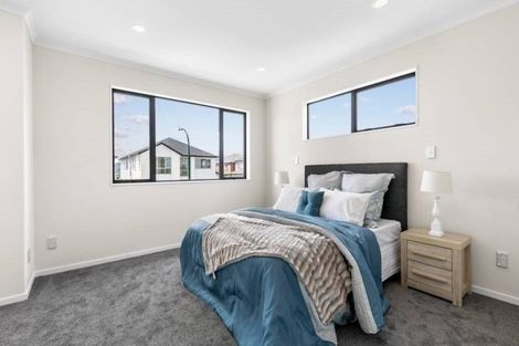 Photo of property in 32 Carrickdawson Drive, Flat Bush, Auckland, 2019