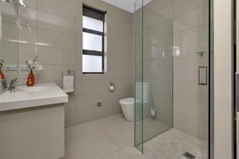 Photo of property in 12 Rauiri Drive, One Tree Point, 0118