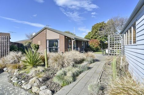Photo of property in 6 Heriott Close, Burwood, Christchurch, 8083