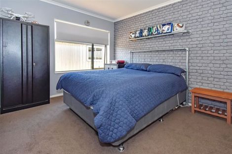 Photo of property in 172 Wattle Farm Road, Wattle Downs, Auckland, 2103