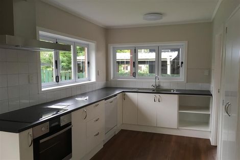 Photo of property in 1/33 Awaruku Road, Torbay, Auckland, 0630