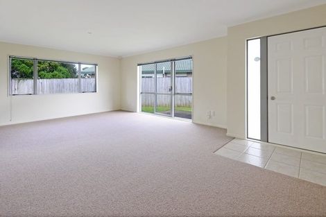 Photo of property in 17 Liddesdale Place, Papakura, 2110