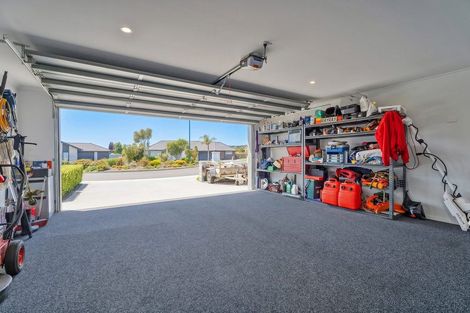 Photo of property in 18 Roseberry Place, Whitianga, 3510
