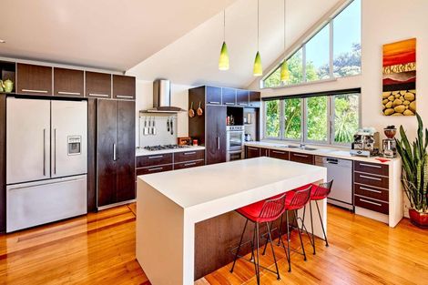 Photo of property in 15 Kowhai Street, Eastbourne, Lower Hutt, 5013