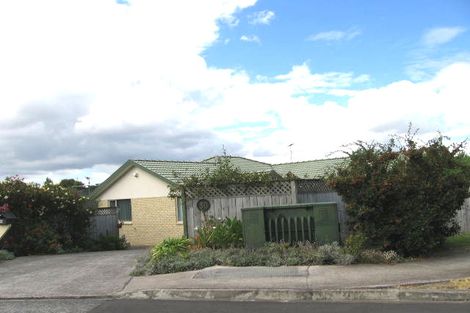 Photo of property in 30 Copplestone Place, New Lynn, Auckland, 0600