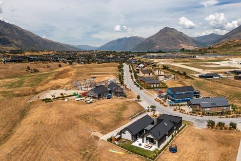 Photo of property in 42 Cunninghams Drive, Jacks Point, Queenstown, 9371