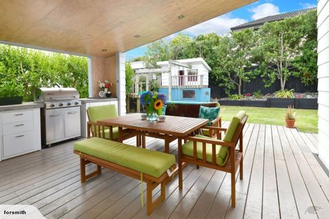 Photo of property in 17 Andre Rise, Stanmore Bay, Whangaparaoa, 0932