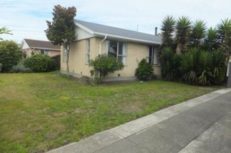 Photo of property in 28 Medina Crescent, Parklands, Christchurch, 8083