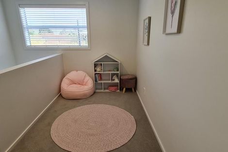 Photo of property in 22 Pateke Drive, Kenepuru, Porirua, 5022