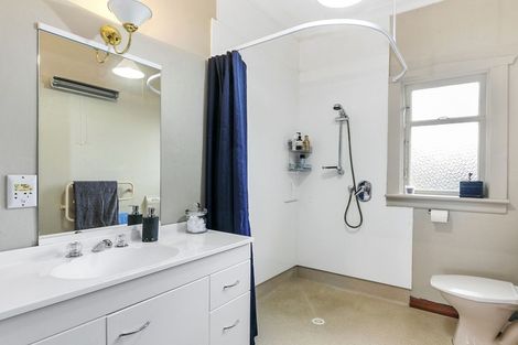 Photo of property in 40 Mornington Road, Balaclava, Dunedin, 9011