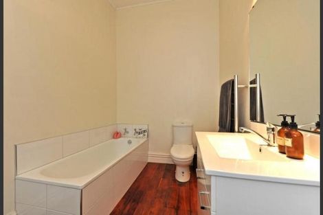 Photo of property in 86 Tinakori Road, Thorndon, Wellington, 6011