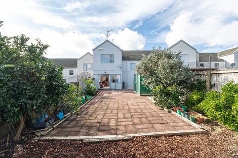 Photo of property in 25 Stephen Avenue, Henderson, Auckland, 0610