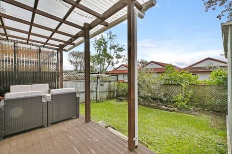 Photo of property in 5/44 Fields Parade, Oteha, Auckland, 0632
