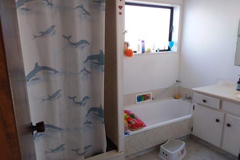 Photo of property in 16 Berwick Place, Mount Maunganui, 3116