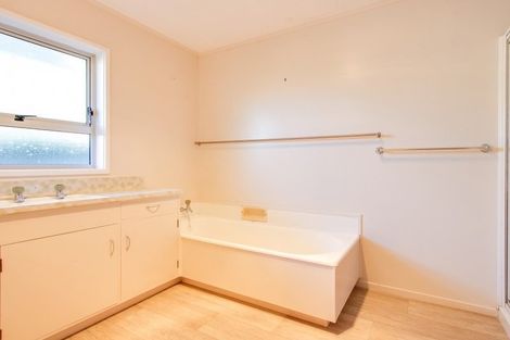 Photo of property in 11 Trigg Crescent, Taradale, Napier, 4112