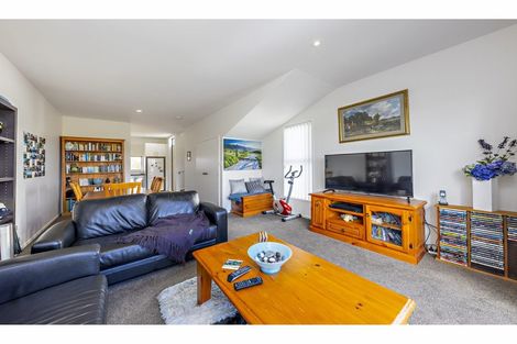 Photo of property in 11 Walsh Road, Papakura, 2110