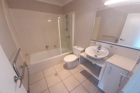Photo of property in 9b Clearwater Cove, West Harbour, Auckland, 0618