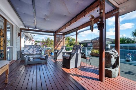 Photo of property in 2/3 Cezanne Place, New Lynn, Auckland, 0600