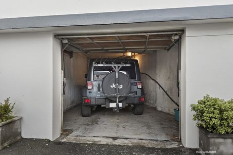 Photo of property in Hobson Flats, 10/1 Hobson Street, Pipitea, Wellington, 6011